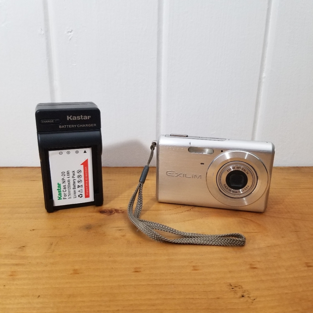 Casio Exilim EX-Z3 3.2MP Silver Digital Camera Silver Wrist Strap